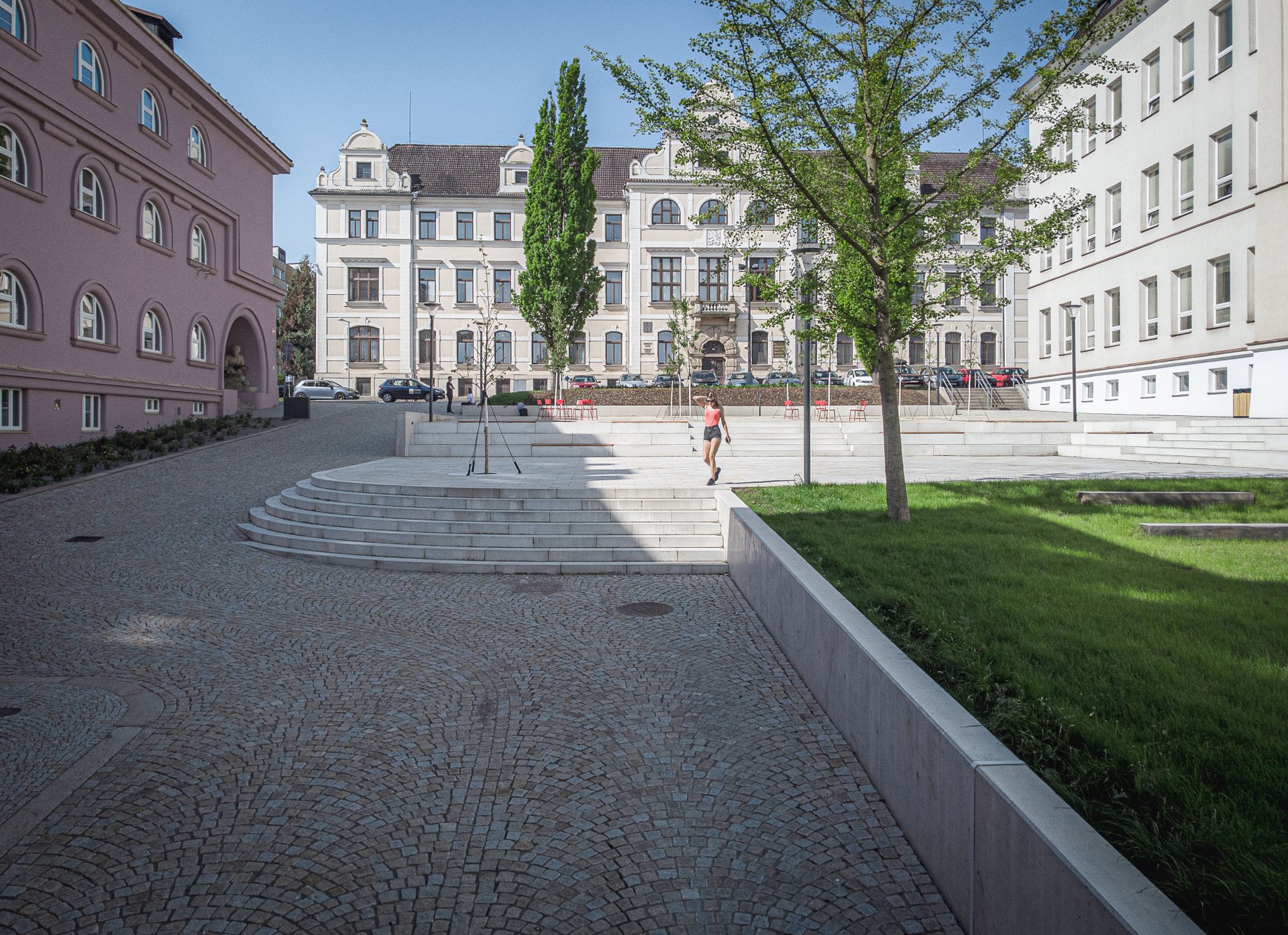 Park mezi školami